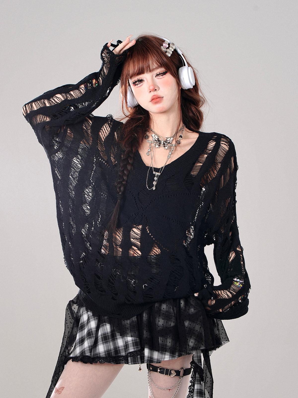 Young Eyes Hollow Butterfly Black & White Long Sleeve Knit Top