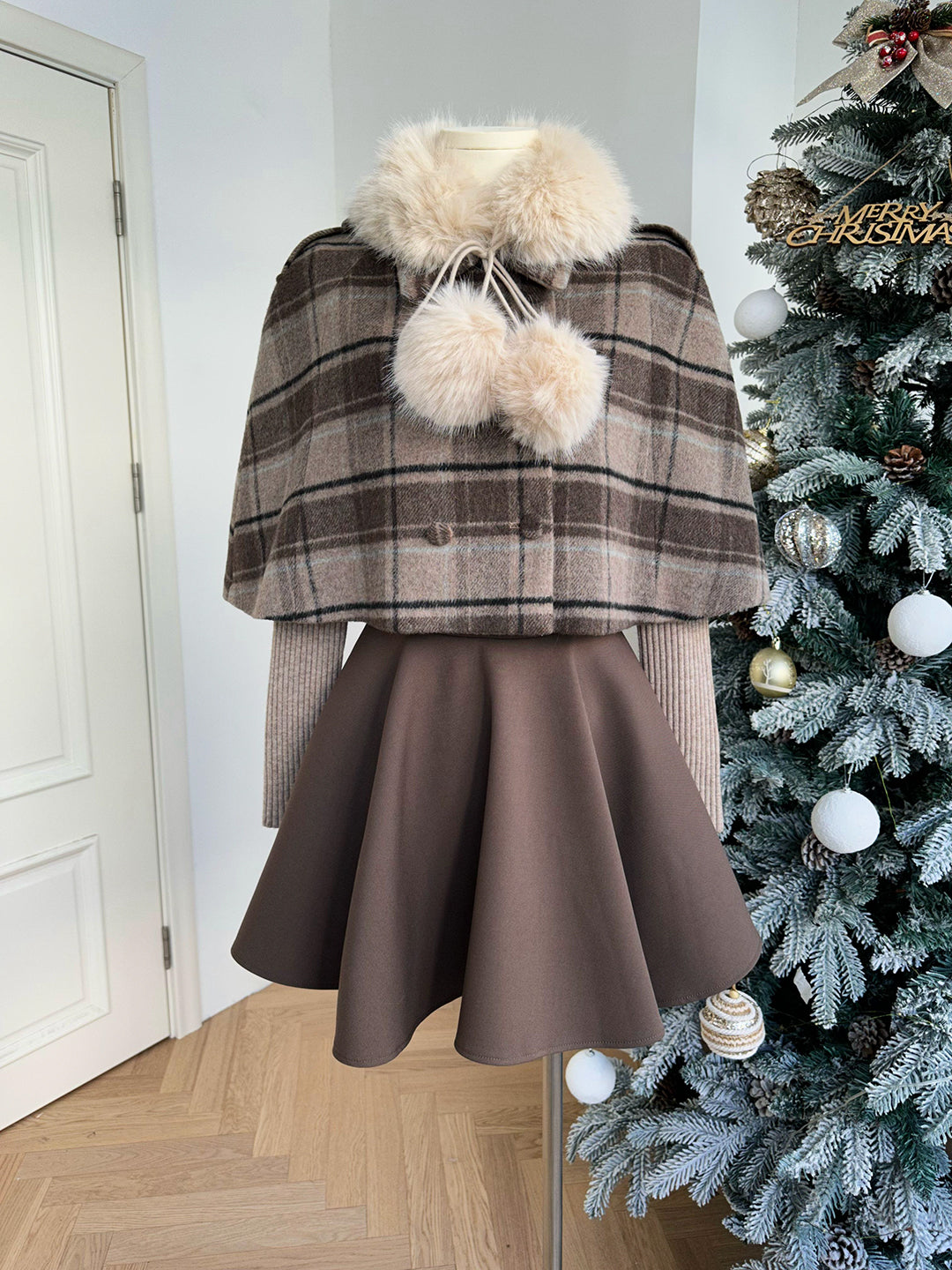 Lazy Girl Winter Detective Belle Brown Knit Lace Shirt & Suspender Skirt & Plaid Fur Cape Three Piece Set