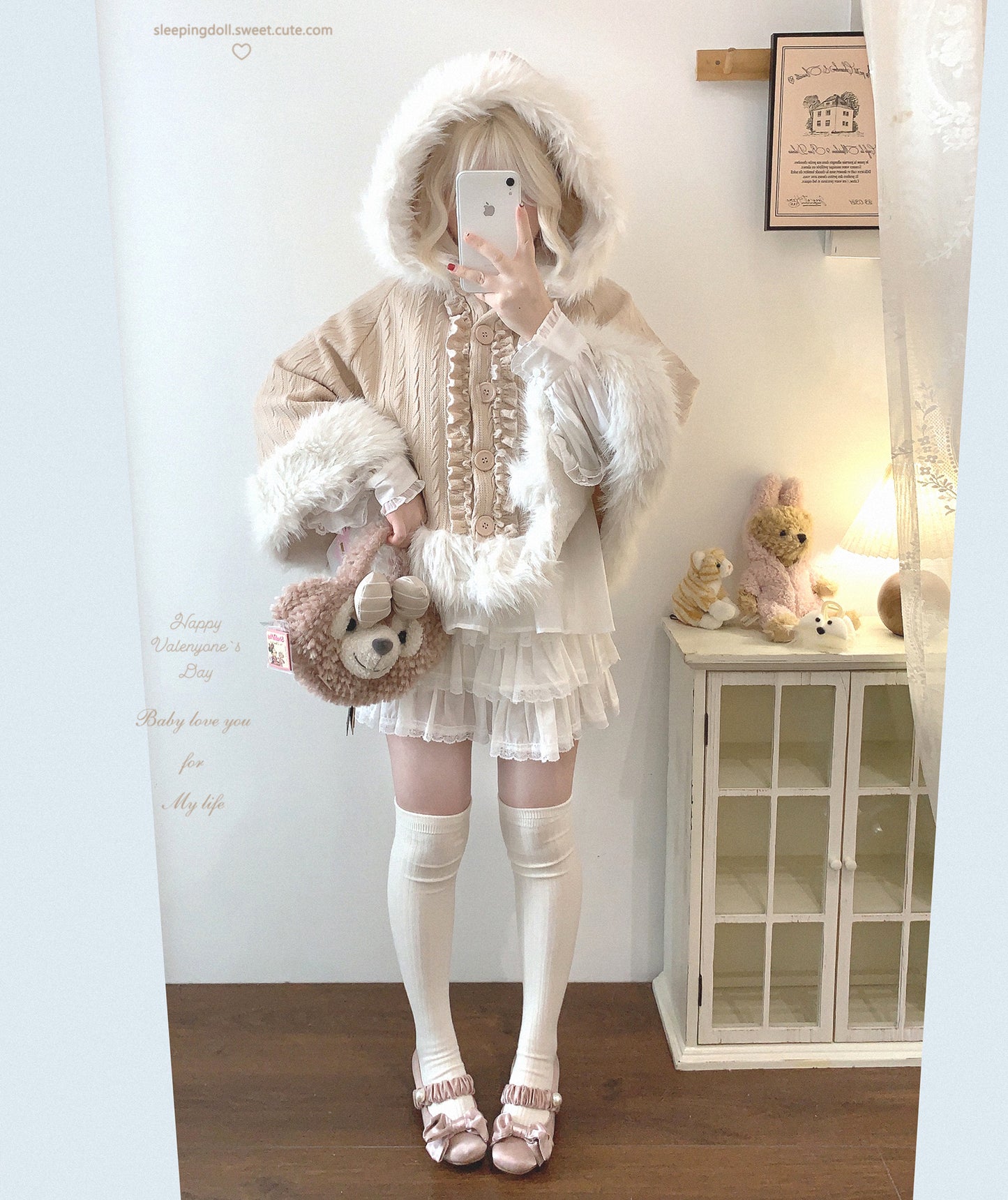 Dormir Doll Sweet Tea Brown Gray White Beige Fur Cape