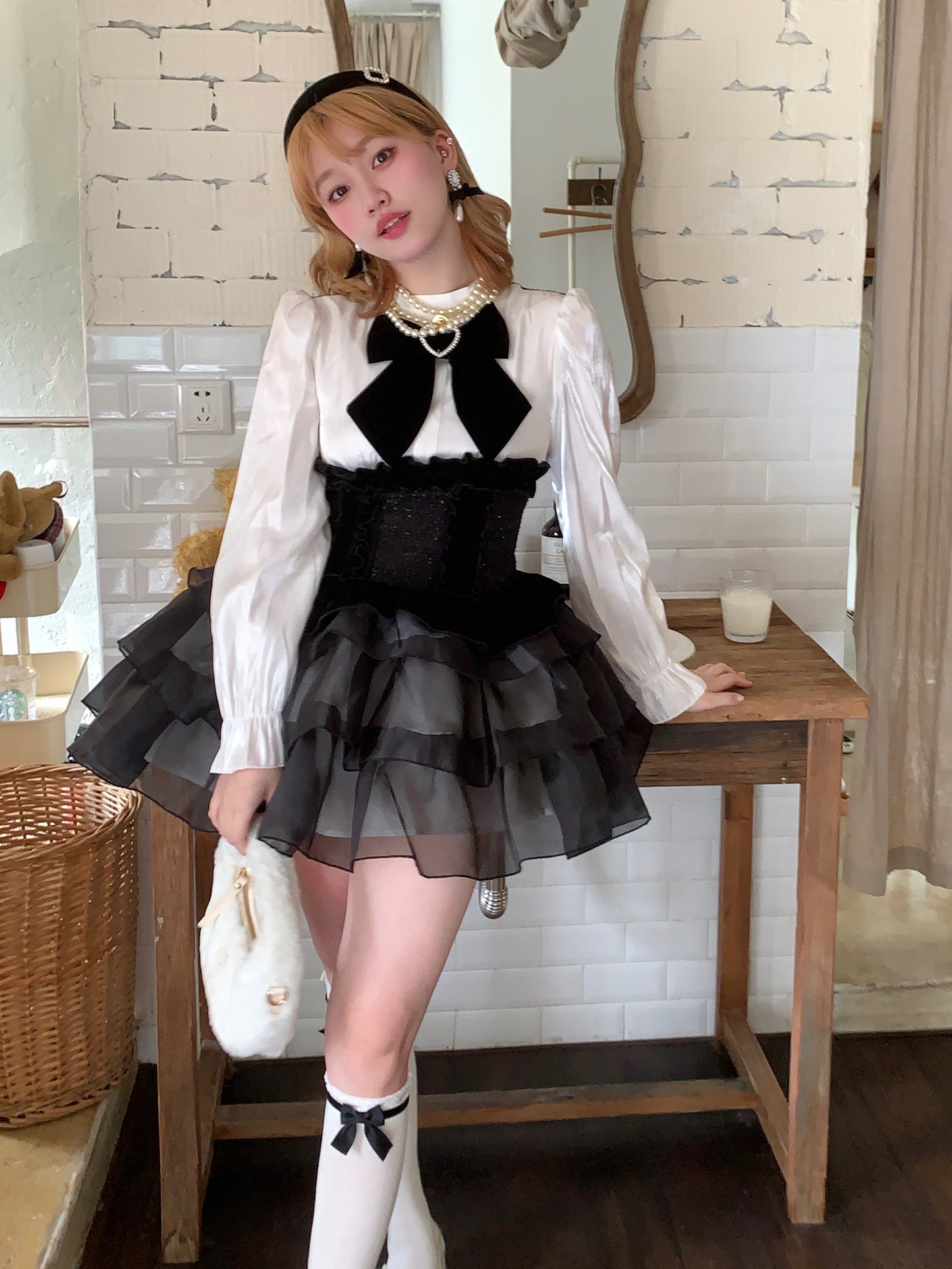 Picnic Girl Black White High Waist Long Sleeve Ruffled Cake Dress