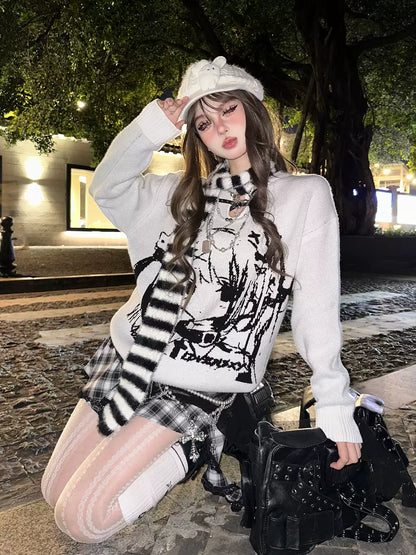 Young Eyes Anime Stimulation White Black Sweater Striped Scarf