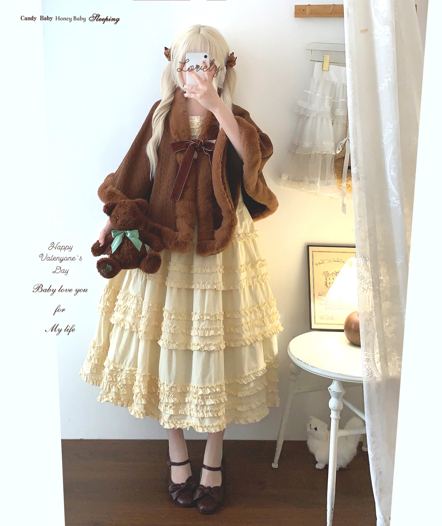 Dormir Doll Snow Brown Red Blue Cream Fur Cape