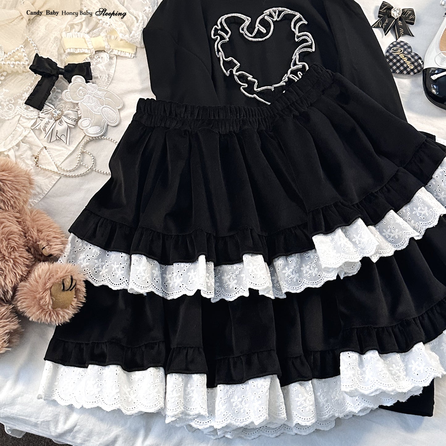 Dormir Doll Velvet Kiss Lace White Black Ruffle Skirt