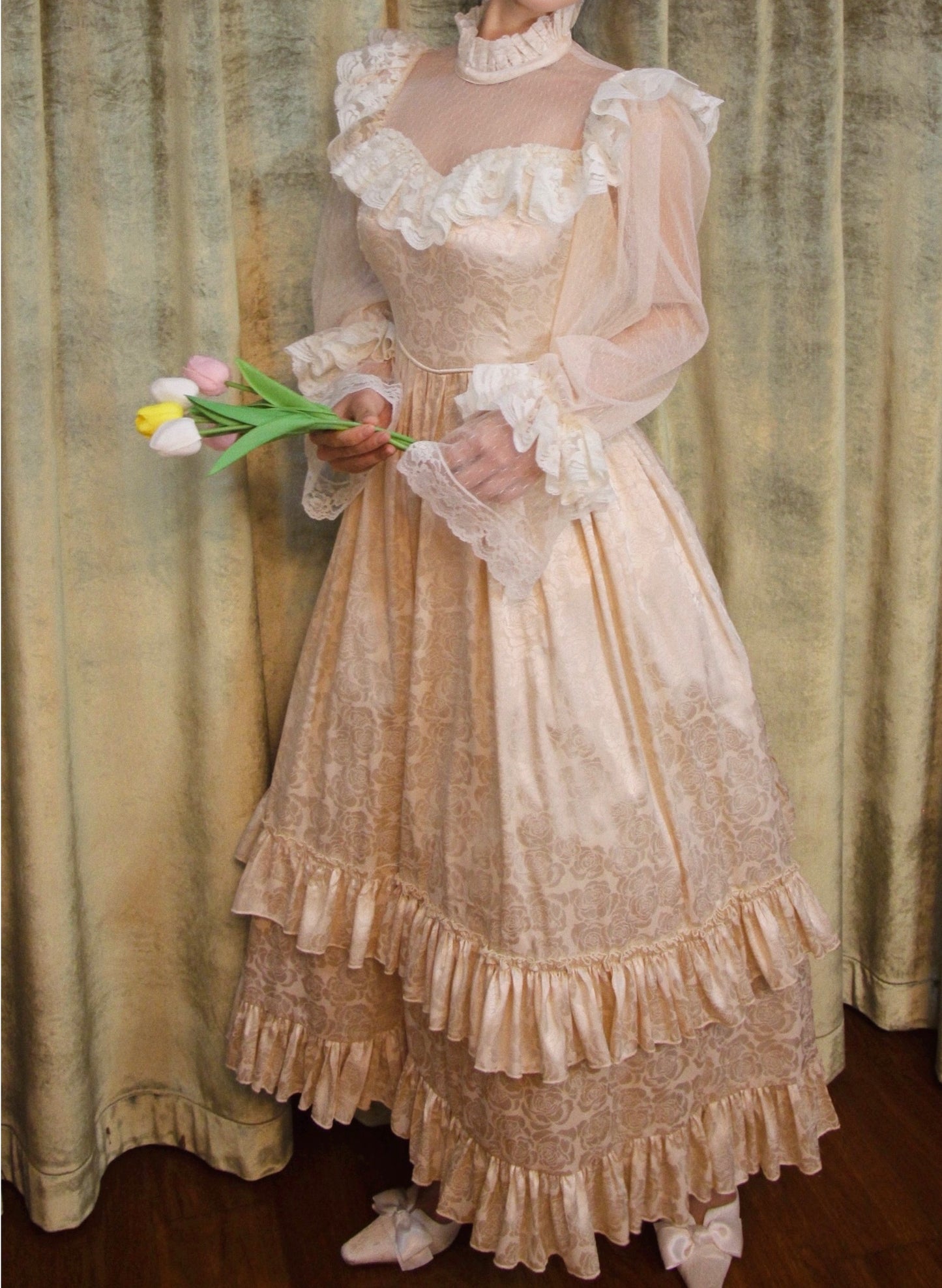 Vintage Glow Lace Satin Retro Rose Classic Princess Cream Long Sleeve Dress