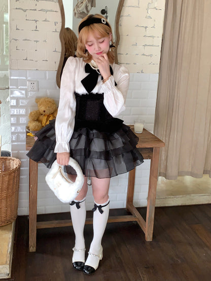 Picnic Girl Black White High Waist Long Sleeve Ruffled Cake Dress