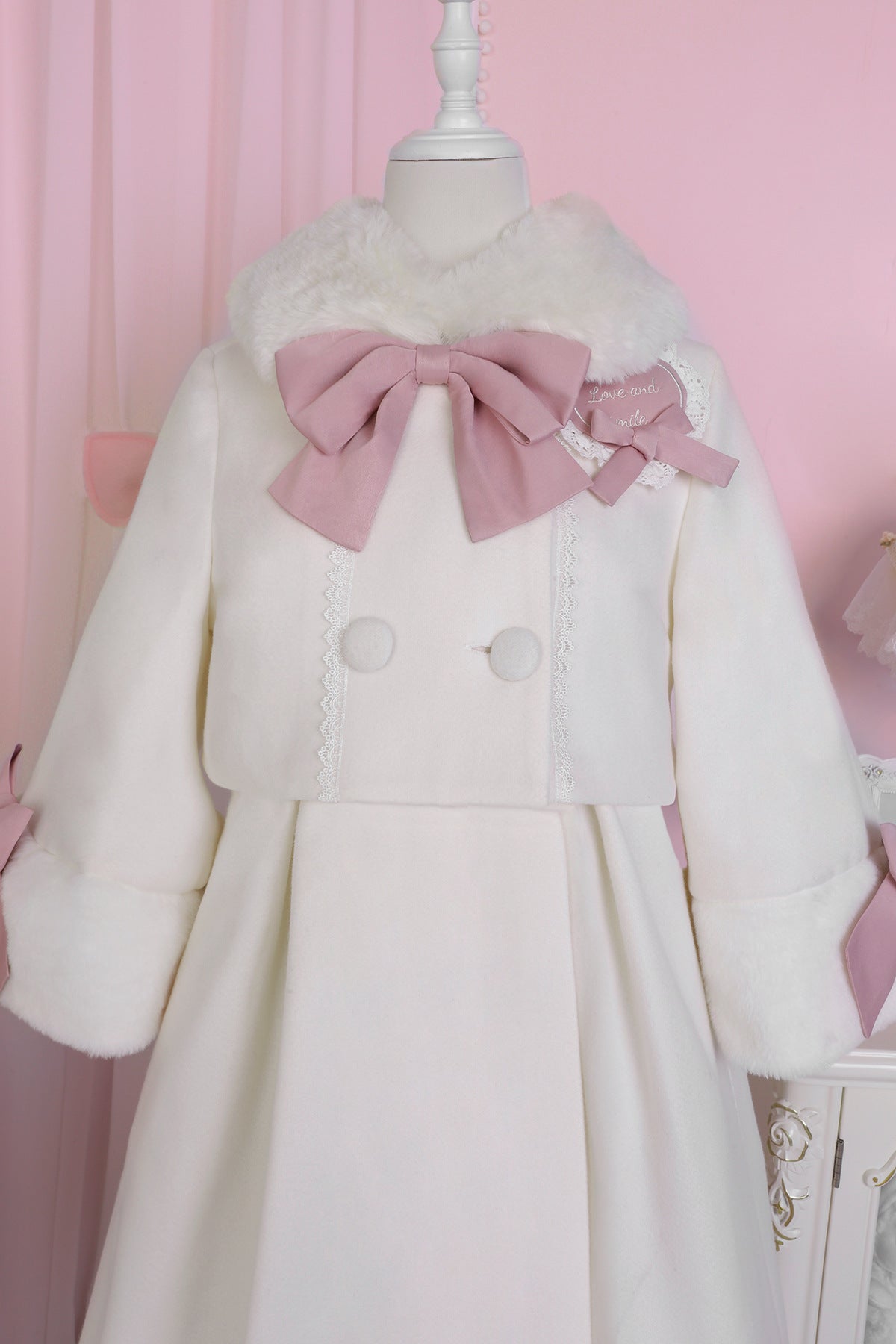 Sweet Princess Pearl White Pink Ribbon Fur Dress Coat