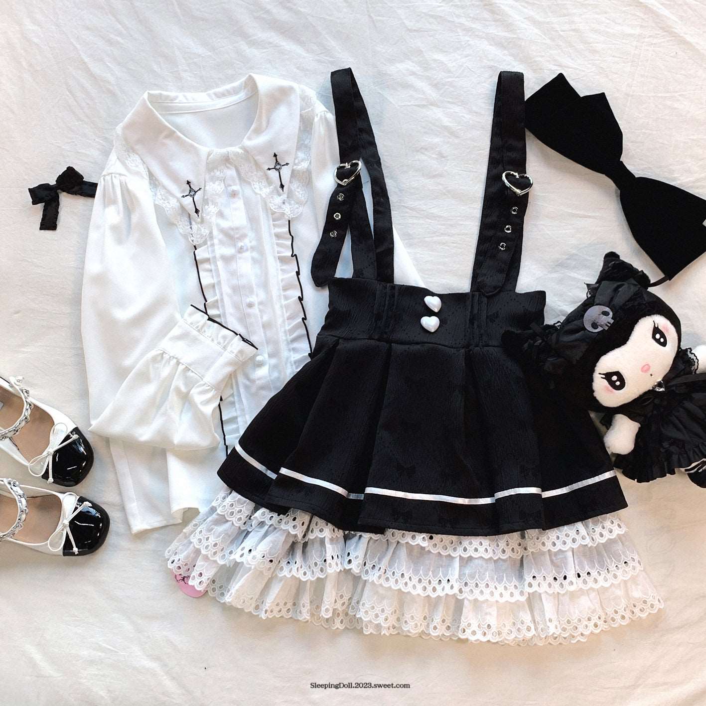 Dormir Doll Love Heart Buttons Black Pink Blue Lace Ruffled Suspender Skirt