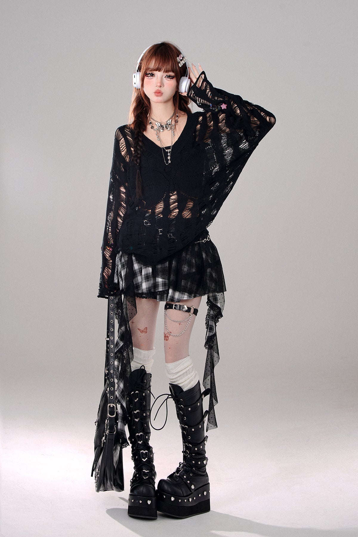 Young Eyes Hollow Butterfly Black & White Long Sleeve Knit Top