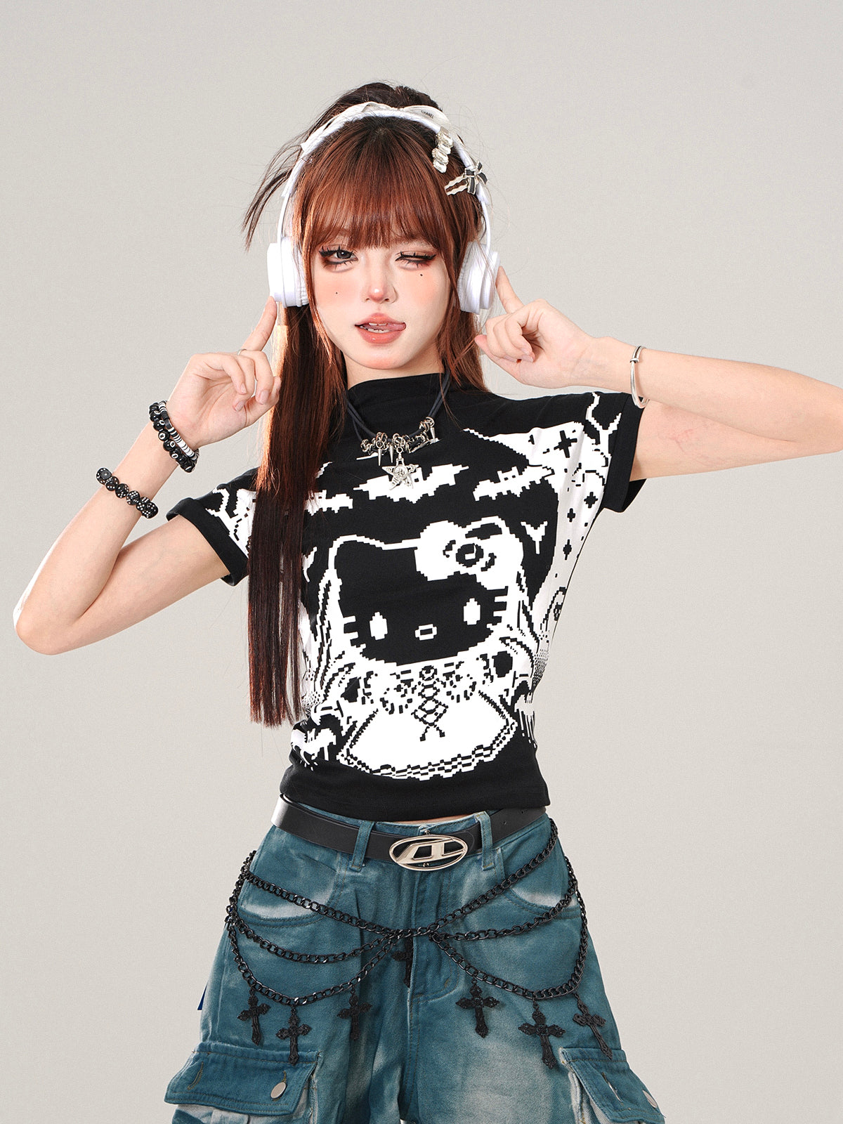 Young Eyes Ghost Bride Kitty Black White T-shirt Top