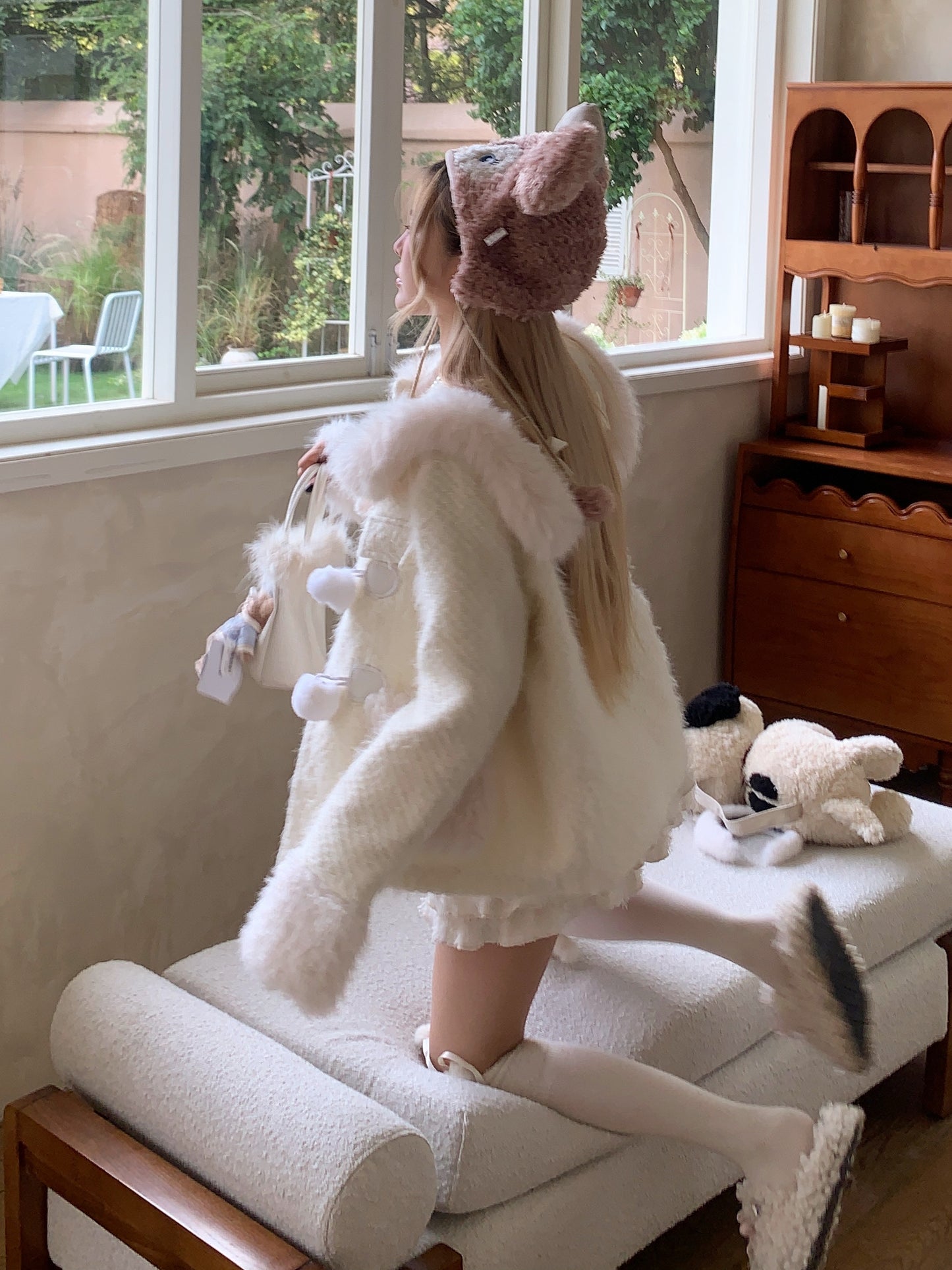 Picnic Girl Winter Sweet Pom Pom White Elf Wool Fur Coat