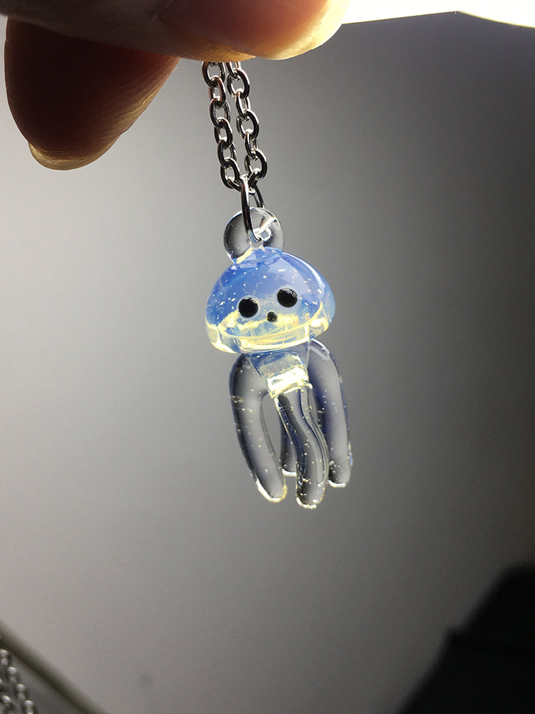 Pretty Crystal Transparent Handmade Jellyfish Ocean Power Energy Chains Necklace Pendant