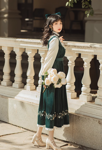 Vintage Glow Emerald Green Velvet Embroidery Antique Retro Classic Princess Long Sleeve Dress