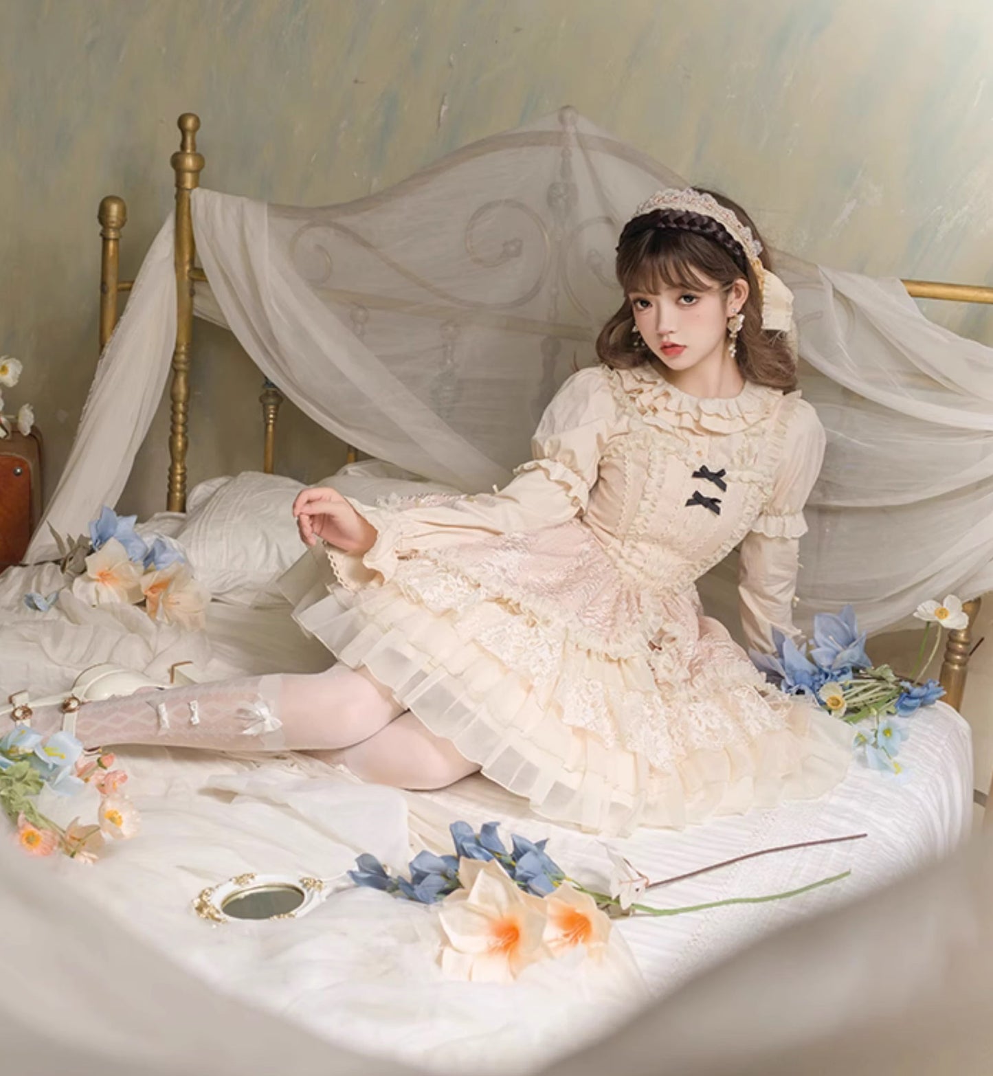 Universal Lolita Music Box White Cream Color Sweet Princess Lace Bow Dollcore Girl Strap Dress